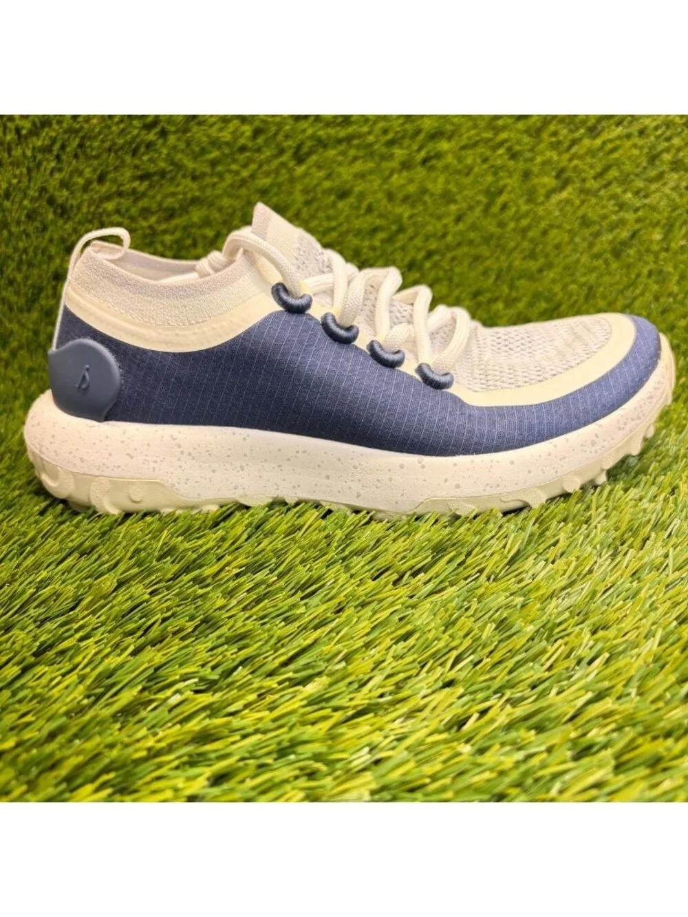 Allbirds Trail Runner SWT Womens Size 8 White Blue Athletic Shoes Sneakers